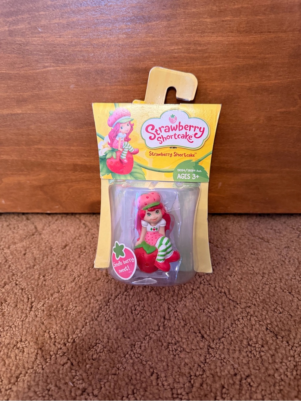 Hasbro Strawberry Shortcake Hasbro Mini figure 2009 NIB